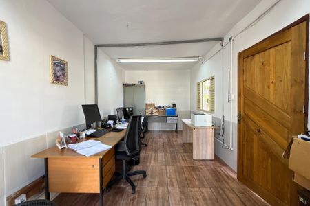 Casa à venda com 150m², 2 quartos e 1 vaga Casa à venda com 150m², 2 quartos e 1 vagaEscritório