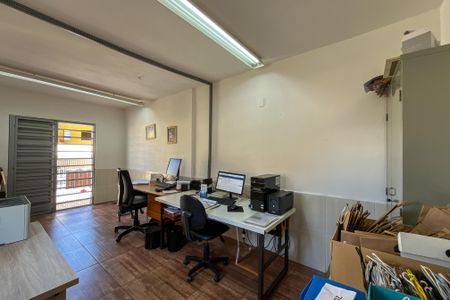 Casa à venda com 150m², 2 quartos e 1 vaga Casa à venda com 150m², 2 quartos e 1 vagaEscritório