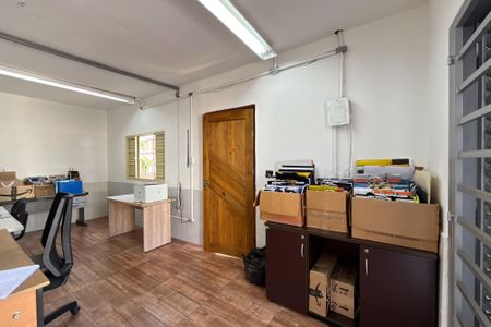 Casa à venda com 150m², 2 quartos e 1 vaga Casa à venda com 150m², 2 quartos e 1 vagaEscritório