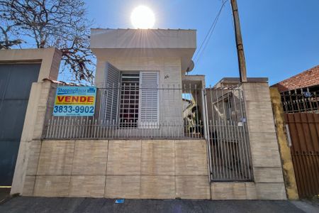 Casa à venda com 150m², 2 quartos e 1 vaga Casa à venda com 150m², 2 quartos e 1 vagaFachada
