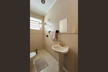 Banheiro de casa à venda com 2 quartos, 150m² em Vila Miriam, São Paulo