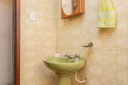 Casa à venda com 214m², 4 quartos e 3 vagasBanheiro 1