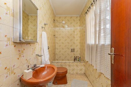 Casa à venda com 214m², 4 quartos e 3 vagasBanheiro 2