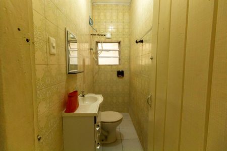 Banheiro de casa para alugar com 1 quarto, 50m² em Vila Nova York, São Paulo