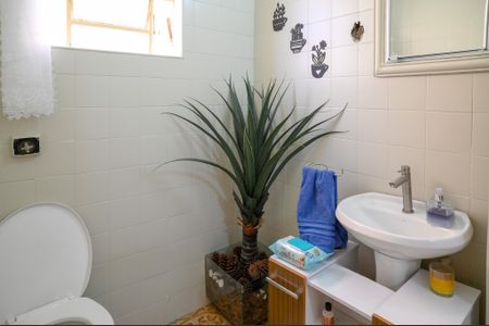 Casa à venda com 122m², 2 quartos e 1 vagaBanheiro 2