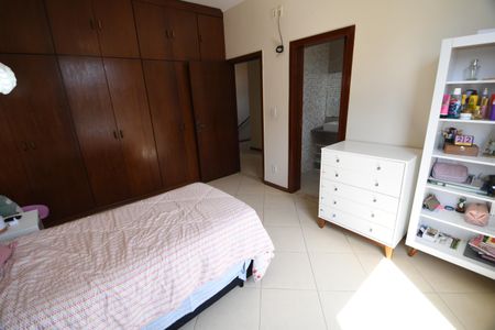 Casa à venda com 390m², 4 quartos e 4 vagasSuíte 1