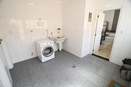 Casa à venda com 390m², 4 quartos e 4 vagasÁrea de Serviço