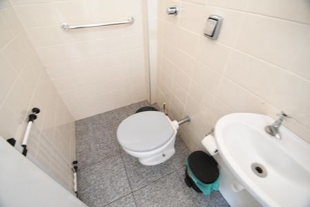 Casa à venda com 390m², 4 quartos e 4 vagasBanheiro de serviço