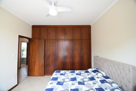 Casa à venda com 390m², 4 quartos e 4 vagasQuarto 