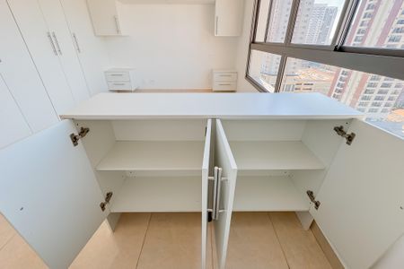 Studio à venda com 26m², 1 quarto e sem vaga Studio à venda com 26m², 1 quarto e sem vagaCozinha - Armários