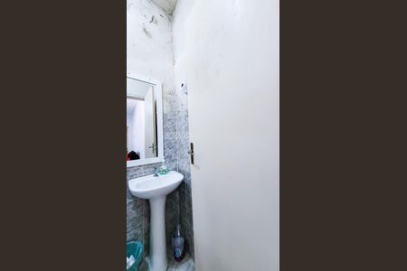 Casa à venda com 135m², 2 quartos e 2 vagasBanheiro da Edícula