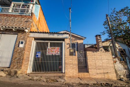 Casa à venda com 63m², 2 quartos e 1 vaga Casa à venda com 63m², 2 quartos e 1 vagaFachada