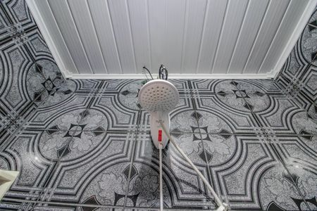 Casa à venda com 63m², 2 quartos e 1 vaga Casa à venda com 63m², 2 quartos e 1 vagaBanheiro