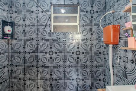 Casa à venda com 63m², 2 quartos e 1 vaga Casa à venda com 63m², 2 quartos e 1 vagaBanheiro