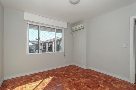 Quarto 2 de apartamento à venda com 2 quartos, 70m² em Passo D’areia, Porto Alegre