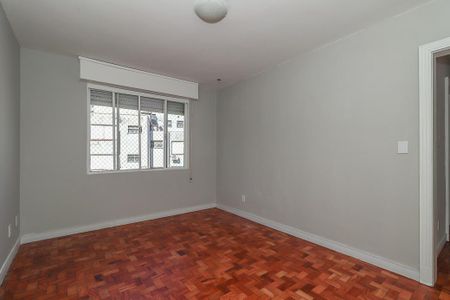 Sala de apartamento à venda com 2 quartos, 70m² em Passo D’areia, Porto Alegre