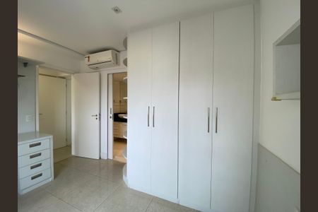 Apartamento à venda com 200m², 3 quartos e 4 vagasSuíte 3