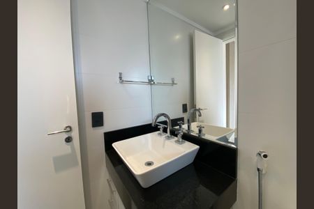 Apartamento à venda com 200m², 3 quartos e 4 vagasBanheiro da Suíte 2