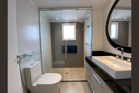 Apartamento à venda com 200m², 3 quartos e 4 vagasBanheiro da Suíte 1