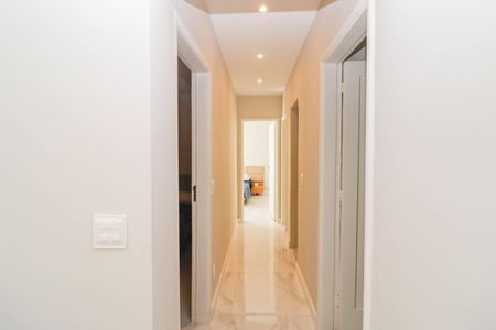 Corredor de apartamento à venda com 3 quartos, 98m² em Leme, Rio de Janeiro