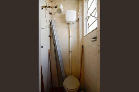 Apartamento à venda com 69m², 2 quartos e sem vaga Apartamento à venda com 69m², 2 quartos e sem vagaBanheiro de Serviço