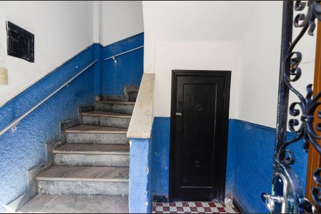 Apartamento à venda com 69m², 2 quartos e sem vaga Apartamento à venda com 69m², 2 quartos e sem vagaHall