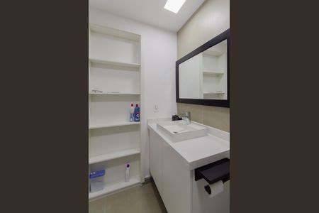 Banheiro de kitnet/studio para alugar com 1 quarto, 40m² em Vila Mariana, São Paulo