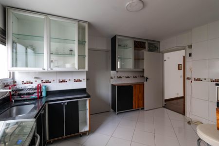 Apartamento para alugar com 130m², 2 quartos e 2 vagas Apartamento para alugar com 130m², 2 quartos e 2 vagasCozinha