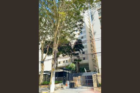 Apartamento para alugar com 130m², 2 quartos e 2 vagasFachada