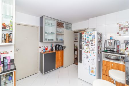 Apartamento para alugar com 130m², 2 quartos e 2 vagasCozinha