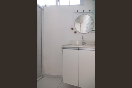 Banheiro Social de kitnet/studio para alugar com 0 quarto, 50m² em Consolação, São Paulo