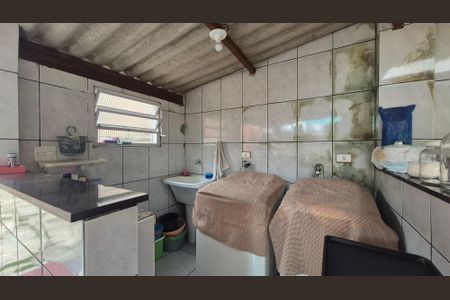 Casa à venda com 198m², 3 quartos e 3 vagasLavanderia