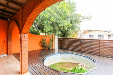 Casa à venda com 120m², 4 quartos e 2 vagas Casa à venda com 120m², 4 quartos e 2 vagasÁrea externa