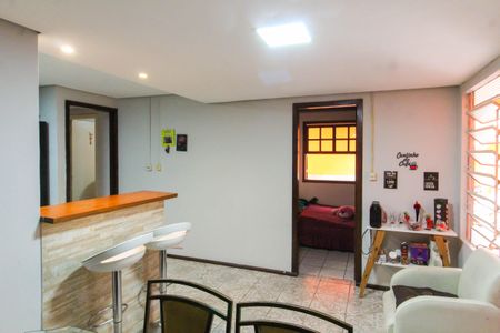 Casa à venda com 120m², 4 quartos e 2 vagas Casa à venda com 120m², 4 quartos e 2 vagasCozinha