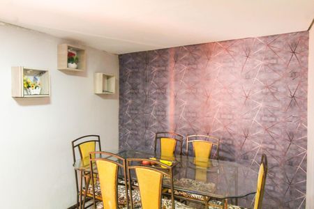 Casa à venda com 120m², 4 quartos e 2 vagas Casa à venda com 120m², 4 quartos e 2 vagasCozinha