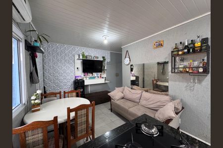 Casa à venda com 44m², 2 quartos e 2 vagasSala