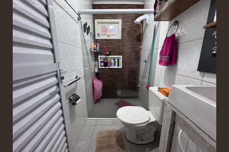 Casa à venda com 44m², 2 quartos e 2 vagasBanheiro