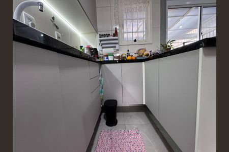 Casa à venda com 44m², 2 quartos e 2 vagasCozinha