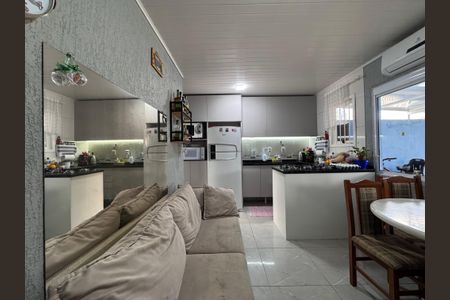 Casa à venda com 44m², 2 quartos e 2 vagasSala