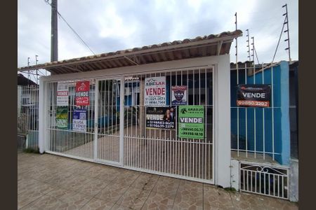 Casa à venda com 100m², 3 quartos e 2 vagasFachada