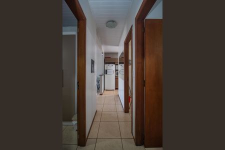 Casa à venda com 100m², 3 quartos e 2 vagasCorredor