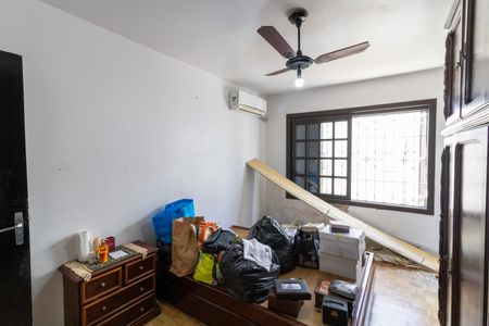 Casa à venda com 310m², 3 quartos e 4 vagas Casa à venda com 310m², 3 quartos e 4 vagasQuarto 2