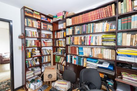 Casa à venda com 310m², 3 quartos e 4 vagas Casa à venda com 310m², 3 quartos e 4 vagasEscritório