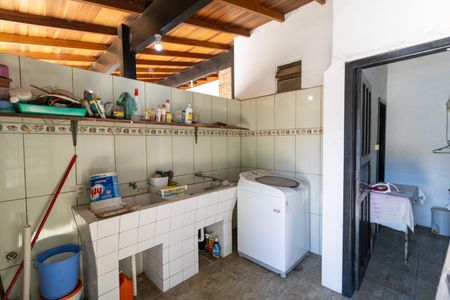 Casa à venda com 310m², 3 quartos e 4 vagas Casa à venda com 310m², 3 quartos e 4 vagasLavanderia