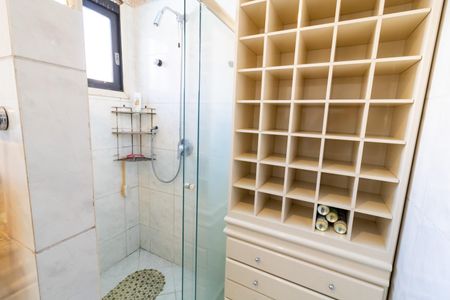 Casa à venda com 310m², 3 quartos e 4 vagas Casa à venda com 310m², 3 quartos e 4 vagasBanheiro da Suíte