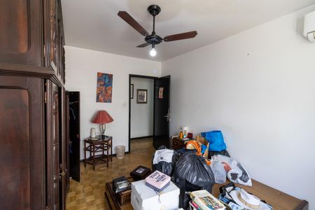 Casa à venda com 310m², 3 quartos e 4 vagas Casa à venda com 310m², 3 quartos e 4 vagasQuarto 2