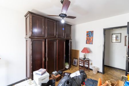 Casa à venda com 310m², 3 quartos e 4 vagas Casa à venda com 310m², 3 quartos e 4 vagasQuarto 2