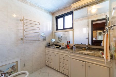 Casa à venda com 310m², 3 quartos e 4 vagas Casa à venda com 310m², 3 quartos e 4 vagasBanheiro da Suíte