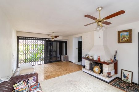 Casa à venda com 310m², 3 quartos e 4 vagas Casa à venda com 310m², 3 quartos e 4 vagasSala