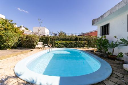 Casa à venda com 310m², 3 quartos e 4 vagas Casa à venda com 310m², 3 quartos e 4 vagasPiscina